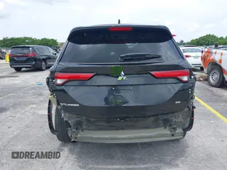 2024 Mitsubishi Outlander SE z VIN JA4J3VA89RZ076932, wystawiony jako IAAI lot #42387815 z przebiegiem 18 228 mil mil oraz . Historia ofert i sprzedaży dostępna na DreamBid. Obrazek 17.