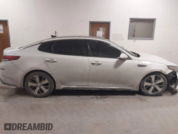 2019 Kia Optima LX with VIN 5XXGT4L39KG280666, listed as a IAAI auction lot 41436121 with 121,531 mi miles. Bid and sale history available at carsss.com. Image 13.