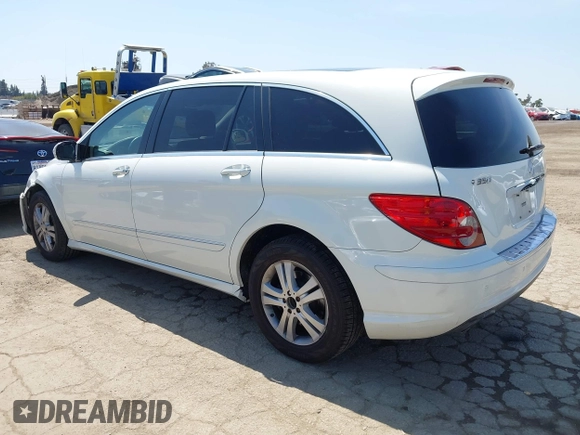 2008 Mercedes-Benz R-Class 3.5L with VIN 4JGCB56E28A084301, listed as a IAAI auction lot 41915069 with 86,667 mi miles. Bid and sale history available at carsss.com. Image 3.