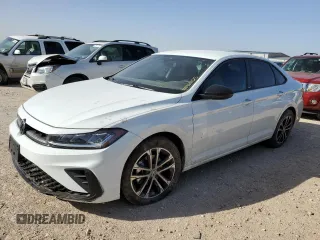 2025 Volkswagen Jetta Sport z VIN 3VWBX7BUXSM035199, wystawiony jako Copart lot #47967025 z przebiegiem 3 506 mil mil oraz Szkoda całkowita • Salvage title. Historia ofert i sprzedaży dostępna na DreamBid. Obrazek 1.