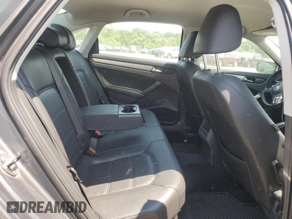 2014 Volkswagen Passat S z VIN 1VWAT7A34EC037407, wystawiony jako Copart lot #59512805 z przebiegiem 185 937 mil mil oraz Czysty tytuł • Clean title. Historia ofert i sprzedaży dostępna na DreamBid. Obrazek 10.