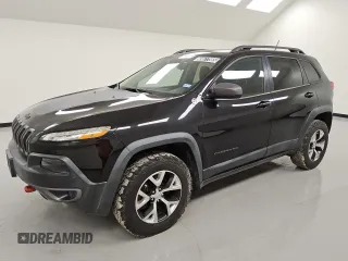2015 Jeep Cherokee Trailhawk with VIN 1C4PJMBSXFW746138, listed as a Copart auction lot 49877985 with 86,820 mi miles and Clean Title. Bid and sale history available at carsss.com. Image 1.