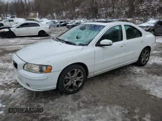 2009 Volvo S60 2.5T with VIN YV1RS592992729564, listed as a Copart auction lot 86374864 with 263,218 mi miles and Salvage Title. Bid and sale history available at carsss.com. Image 1.