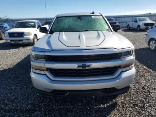 2018 Chevrolet Silverado 1500 Custom with VIN 1GCRCPEH6JZ238258, listed as a Copart auction lot 80294904 with 59,627 mi miles and Non Repairable. Bid and sale history available at carsss.com. Image 5.