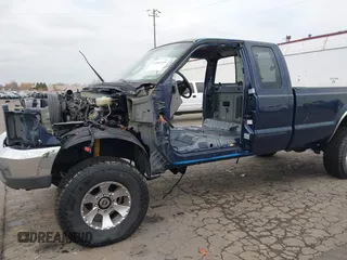 2003 Ford Super Duty F-250 XL with VIN 1FTNX21PX3EB41240, listed as a IAAI auction lot 40984229 with 1 mi miles. Bid and sale history available at carsss.com. Image 6.