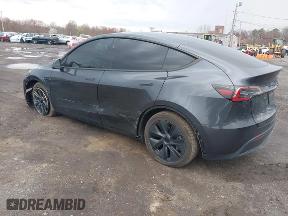 2024 Tesla Model Y Long Range z VIN 7SAYGDEE1RA323921, wystawiony jako IAAI lot #42027195 z przebiegiem 13 774 mil mil oraz . Historia ofert i sprzedaży dostępna na DreamBid. Obrazek 3.