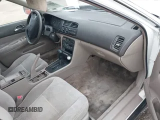 1996 Honda Accord LX with VIN 1HGCD5633TA266516, listed as a IAAI auction lot 41839684 with 162,523 mi miles and . Bid and sale history available at carsss.com. Image 5.