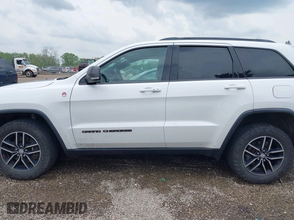 2018 Jeep Grand Cherokee Trailhawk с VIN 1C4RJFLT3JC441618, выставлен на аукционе IAAI как лот 42285621 с пробегом 125 686 миль миль и . История ставок и продаж доступна на DreamBid. Изображение 14.