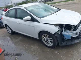 2018 Ford Focus SE с VIN 1FADP3F27JL277094, выставлен на аукционе IAAI как лот 42454239 с пробегом 61 230 миль миль и . История ставок и продаж доступна на DreamBid. Изображение 1.