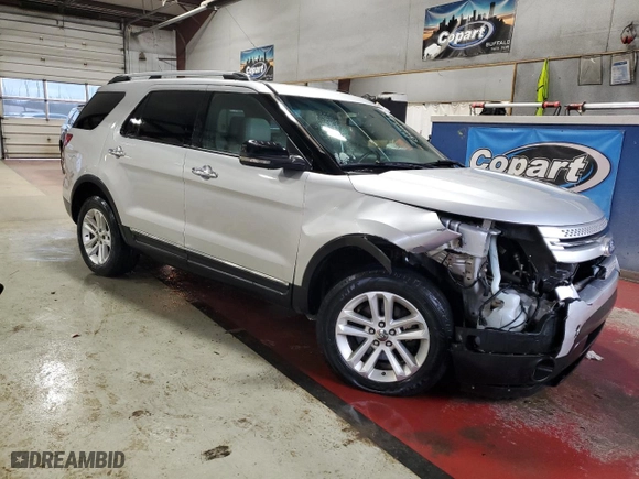 2011 Ford Explorer XLT with VIN 1FMHK8D81BGA30917, listed as a Copart auction lot 49652255 with 174,045 mi miles and Salvage Title. Bid and sale history available at carsss.com. Image 4.