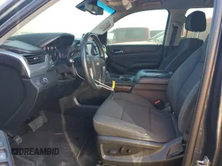 2019 Chevrolet Suburban LS z VIN 1GNSCGKCXKR156097, wystawiony jako Copart lot #64475154 z przebiegiem 101 739 mil mil oraz Nie do naprawy • Non repairable. Historia ofert i sprzedaży dostępna na DreamBid. Obrazek 7.