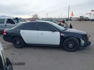 2016 Chevrolet Impala Limited Police Police with VIN 2G1WD5E30G1102940, listed as a IAAI auction lot 41601158 with 95,638 mi miles. Bid and sale history available at carsss.com. Image 13.
