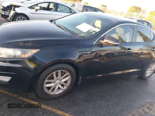 2013 Kia Optima LX z VIN 5XXGM4A75DG239179, wystawiony jako IAAI lot #41831088 z przebiegiem 128 411 mil mil oraz . Historia ofert i sprzedaży dostępna na DreamBid. Obrazek 14.