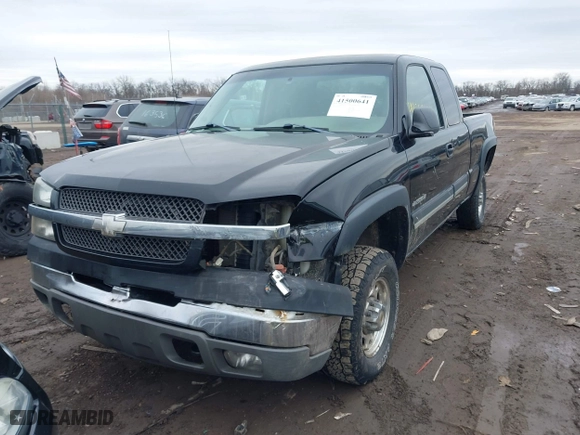 2003 Chevrolet Silverado 2500HD LS with VIN 1GCHK29GX3E178174, listed as a IAAI auction lot 41500641 with 194,904 mi miles. Bid and sale history available at carsss.com. Image 17.