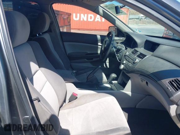 2008 Honda Accord LX z VIN JHMCP263X8C015541, wystawiony jako IAAI lot #42328358 z przebiegiem 179 747 mil mil oraz . Historia ofert i sprzedaży dostępna na DreamBid. Obrazek 5.