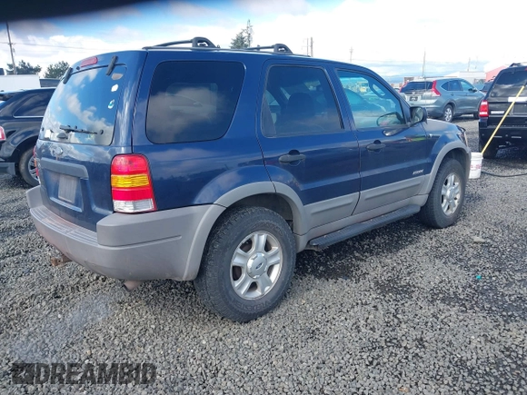 2002 Ford Escape XLT Choice with VIN 1FMYU04172KA40251, listed as a IAAI auction lot 41895889 with 214,935 mi miles and . Bid and sale history available at carsss.com. Image 4.