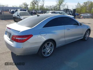 2010 Mercedes-Benz E-Class E 350 with VIN WDDKJ5GB8AF019412, listed as a IAAI auction lot 42099100 with 162,473 mi miles. Bid and sale history available at carsss.com. Image 4.
