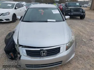 2011 Honda Accord Sdn SE with VIN 1HGCP2F64BA097329, listed as a IAAI auction lot 41688276 with 103,228 mi miles. Bid and sale history available at carsss.com. Image 12.