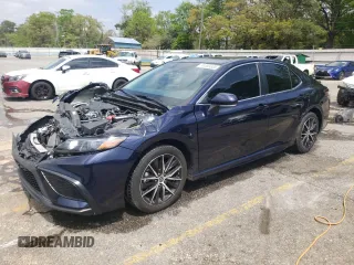 2022 Toyota Camry SE with VIN 4T1T11AK6NU672205, listed as a Copart auction lot 51483335 with 56,649 mi miles and Salvage Title. Bid and sale history available at carsss.com. Image 1.