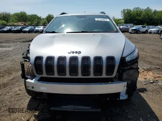 2016 Jeep Cherokee Altitude with VIN 1C4PJMCB2GW225883, listed as a Copart auction lot 55726885 with 142,802 mi miles and Salvage title. Bid and sale history available at DreamBid. Image 5.