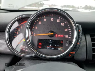 2017 MINI Convertible Cooper z VIN WMWWG5C32H3C99588, wystawiony jako Copart lot #49581565 z przebiegiem 137 798 mil mil oraz Szkoda całkowita • Salvage title. Historia ofert i sprzedaży dostępna na DreamBid. Obrazek 9.