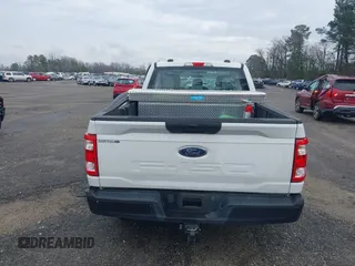 2022 Ford F-150 XL z VIN 1FTEX1CB4NKE64506, wystawiony jako IAAI lot #41408979 z przebiegiem Nie podano mil oraz . Historia ofert i sprzedaży dostępna na DreamBid. Obrazek 15.