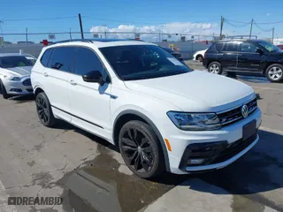 2020 Volkswagen Tiguan SE with VIN 3VV3B7AX8LM063202, listed as a IAAI auction lot 41731419 with 41,241 mi miles. Bid and sale history available at carsss.com. Image 1.