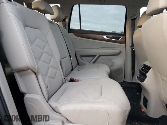 2025 Volkswagen Atlas SE with VIN 1V2DR2CA8SC523693, listed as a Copart auction lot 51173005 with 3,988 mi miles and Salvage title. Bid and sale history available at DreamBid. Image 11.