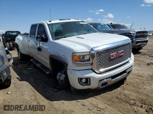 2016 GMC Sierra 3500HD Denali z VIN 1GT42YE80GF287355, wystawiony jako Copart lot #53024615 z przebiegiem 161 733 mil mil oraz Szkoda całkowita • Salvage title. Historia ofert i sprzedaży dostępna na DreamBid. Obrazek 4.