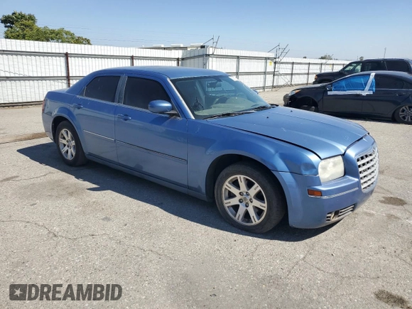 2007 Chrysler 300 Touring z VIN 2C3KA53G17H846188, wystawiony jako Copart lot #56031625 z przebiegiem 121 198 mil mil oraz Szkoda całkowita • Salvage title. Historia ofert i sprzedaży dostępna na DreamBid. Obrazek 4.