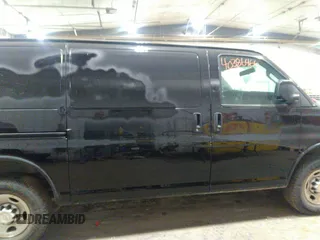 2018 Chevrolet Express Cargo Van with VIN 1GCWGAFP5J1185884, listed as a IAAI auction lot 40386466 with 1 mi miles. Bid and sale history available at carsss.com. Image 13.