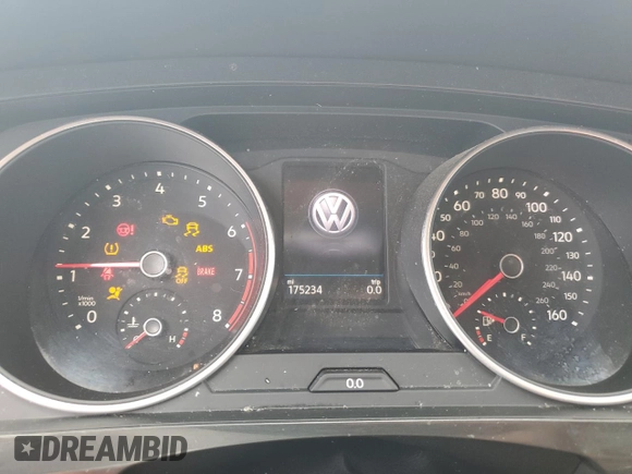 2018 Volkswagen Tiguan SEL with VIN 3VV3B7AX5JM168521, listed as a Copart auction lot 61552265 with 175,234 mi miles and Clean title. Bid and sale history available at DreamBid. Image 9.