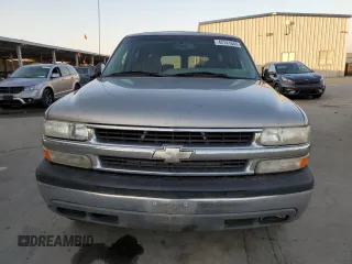 2001 Chevrolet Suburban LT with VIN 3GNEC16TX1G174313, listed as a Copart auction lot 42141645 with 205,982 mi miles and Salvage Title. Bid and sale history available at carsss.com. Image 5.