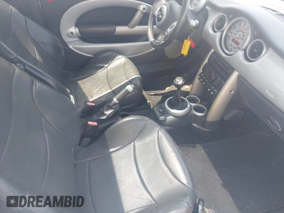 2002 MINI Hardtop with VIN WMWRC33462TC34269, listed as a IAAI auction lot 42265191 with Not Provided miles and . Bid and sale history available at DreamBid. Image 5.