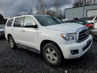2014 Toyota Sequoia SR5 with VIN 5TDBW5G12ES104755, listed as a Copart auction lot 45687475 with 131,439 mi miles and Salvage Title. Bid and sale history available at carsss.com. Image 4.