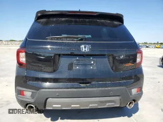 2025 Honda Passport TrailSport z VIN 5FNYF8H68SB002365, wystawiony jako Copart lot #48563015 z przebiegiem 2758 mil mil oraz Szkody całkowita. Historia ofert i sprzedaży dostępna na DreamBid. Obrazek 6.