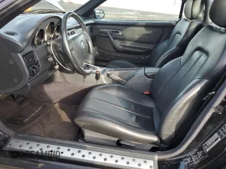 1999 Mercedes-Benz SLK 230/320 z VIN WDBKK47F7XF142078, wystawiony jako Copart lot #43598095 z przebiegiem 61 995 mil mil oraz Szkoda całkowita • Salvage title. Historia ofert i sprzedaży dostępna na DreamBid. Obrazek 7.