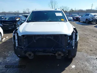 2017 GMC Yukon XL Denali with VIN 1GKS2HKJ5HR355961, listed as a IAAI auction lot 41509991 with 204,474 mi miles. Bid and sale history available at carsss.com. Image 13.