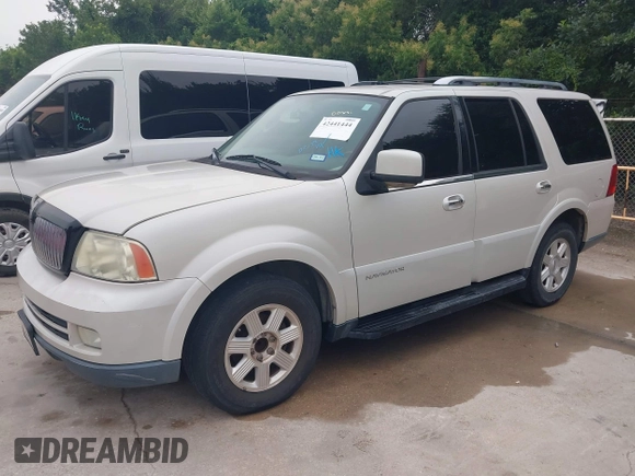 2005 Lincoln Navigator Luxury z VIN 5LMFU27505LJ18172, wystawiony jako IAAI lot #42441444 z przebiegiem 154 346 mil mil oraz . Historia ofert i sprzedaży dostępna na DreamBid. Obrazek 2.