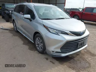 2021 Toyota Sienna XLE with VIN 5TDYRKEC9MS041334, listed as a IAAI auction lot 42145698 with 117,229 mi miles and . Bid and sale history available at DreamBid. Image 1.