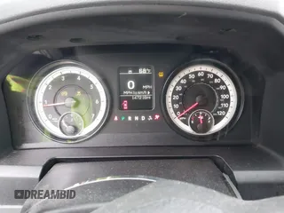 2014 Ram 1500 Express z VIN 1C6RR7KT9ES162080, wystawiony jako IAAI lot #42236759 z przebiegiem 147 216 mil mil oraz . Historia ofert i sprzedaży dostępna na DreamBid. Obrazek 7.