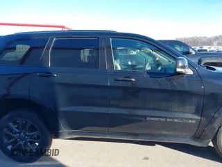 2019 Jeep Grand Cherokee Overland with VIN 1C4RJFCG7KC639154, listed as a IAAI auction lot 41501610 with 92,547 mi miles. Bid and sale history available at carsss.com. Image 14.