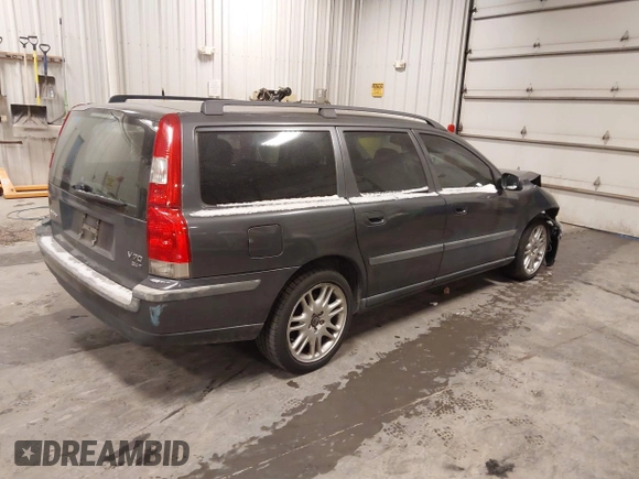2003 Volvo V70 with VIN YV1SW58D632315898, listed as a IAAI auction lot 41317254 with 153,768 mi miles and . Bid and sale history available at DreamBid. Image 4.