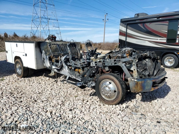 2018 Ford Super Duty F-450 DRW XL with VIN 1FD0W4HT1JEC82069, listed as a Copart auction lot 44955535 with 0 mi miles and Non Repairable. Bid and sale history available at carsss.com. Image 4.