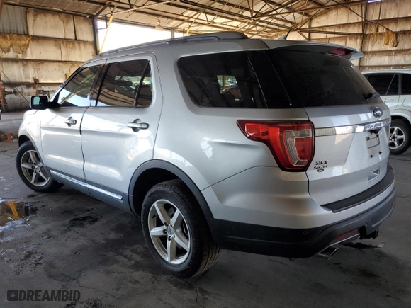 2019 Ford Explorer XLT with VIN 1FM5K7DH1KGA42109, listed as a Copart auction lot 50359355 with 85,162 mi miles and Salvage Title. Bid and sale history available at carsss.com. Image 2.