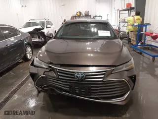 2019 Toyota Avalon Hybrid Limited with VIN 4T1B21FB3KU007114, listed as a IAAI auction lot 41658316 with 127,785 mi miles. Bid and sale history available at carsss.com. Image 12.