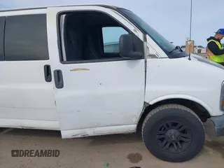 2002 Chevrolet City Express Cargo z VIN 1GCEG15W121226906, wystawiony jako IAAI lot #41882849 z przebiegiem 184 790 mil mil oraz . Historia ofert i sprzedaży dostępna na DreamBid. Obrazek 6.