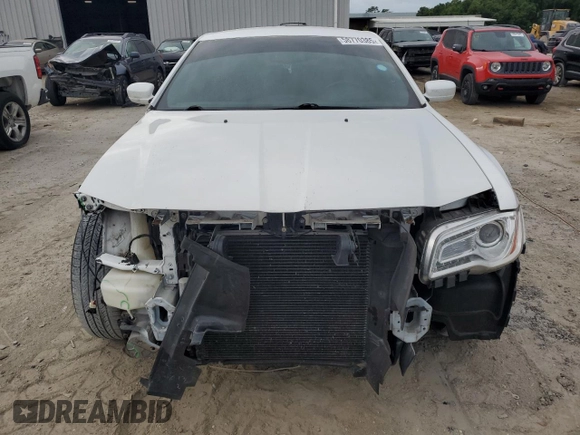 2014 Chrysler 300 z VIN 2C3CCAAG6EH335857, wystawiony jako Copart lot #58770385 z przebiegiem 206 547 mil mil oraz Szkoda całkowita • Salvage title. Historia ofert i sprzedaży dostępna na DreamBid. Obrazek 5.
