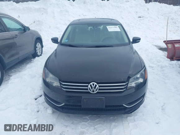2013 Volkswagen Passat SE z VIN 1VWBP7A39DC047714, wystawiony jako IAAI lot #41577301 z przebiegiem 162 164 mil mil oraz . Historia ofert i sprzedaży dostępna na DreamBid. Obrazek 12.