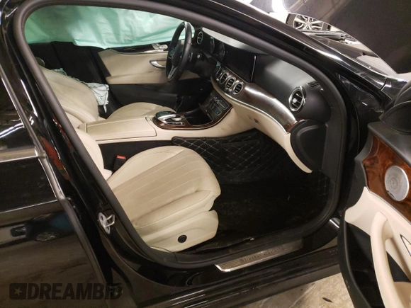 2019 Mercedes-Benz E-Class E 300 with VIN WDDZF4KB9KA550344, listed as a Copart auction lot 71108152 with 23,210 mi miles. Bid and sale history available at carsss.com. Image 7.